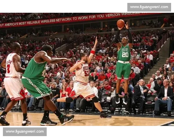 聚焦篮球比分直播实时更新解读赛事走势数据分析与精彩瞬间回放看点 聚焦篮球比分直播实时更新解读赛事走势数据分析与精彩瞬间回放看点